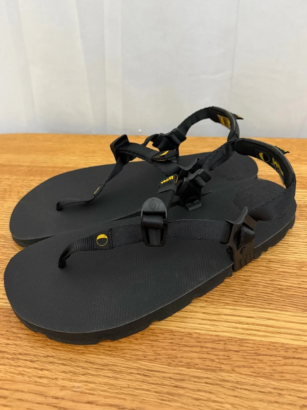 Luna Sandals Mono Winged Strapped Sandals Mens Size 10